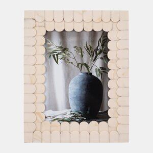 5x7 Scalloped Photo Frame, Ivory Resin, for Desk or Mantle